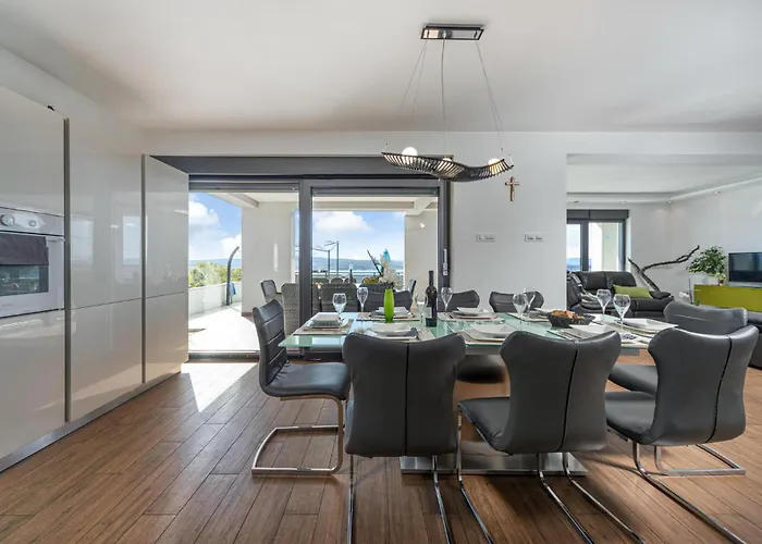 4 Bedroom Gorgeous In Nyaraló