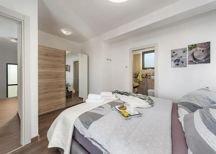 4 Bedroom Gorgeous In Nyaraló *