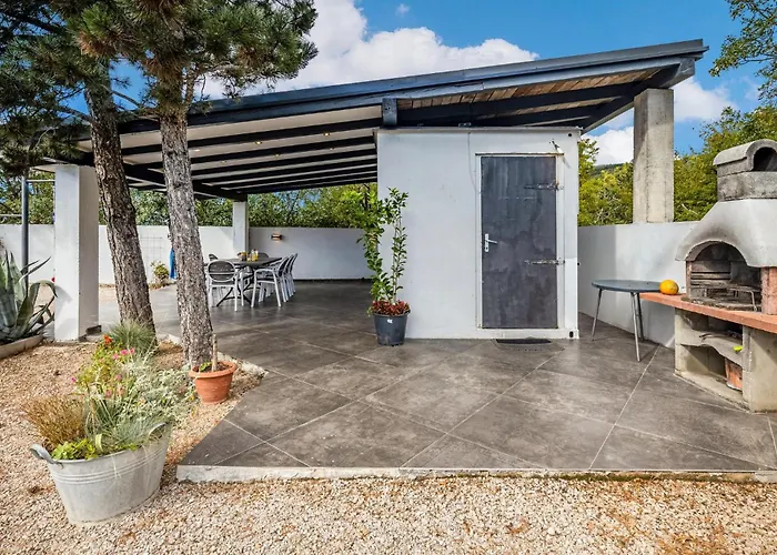 Nyaraló 4 Bedroom Gorgeous In