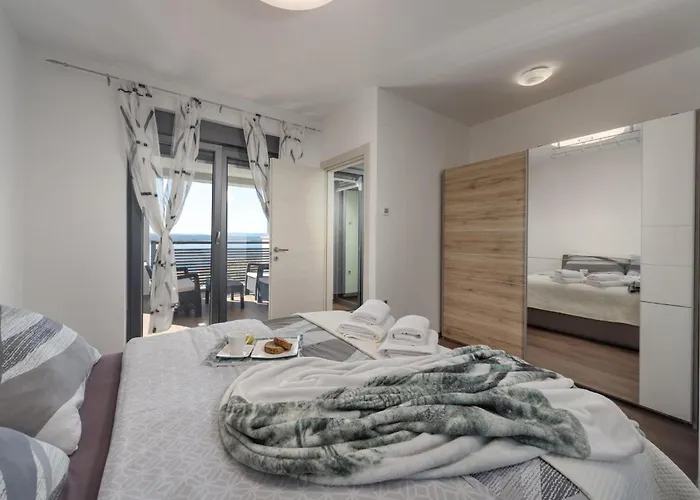 4 Bedroom Gorgeous In Crikvenica