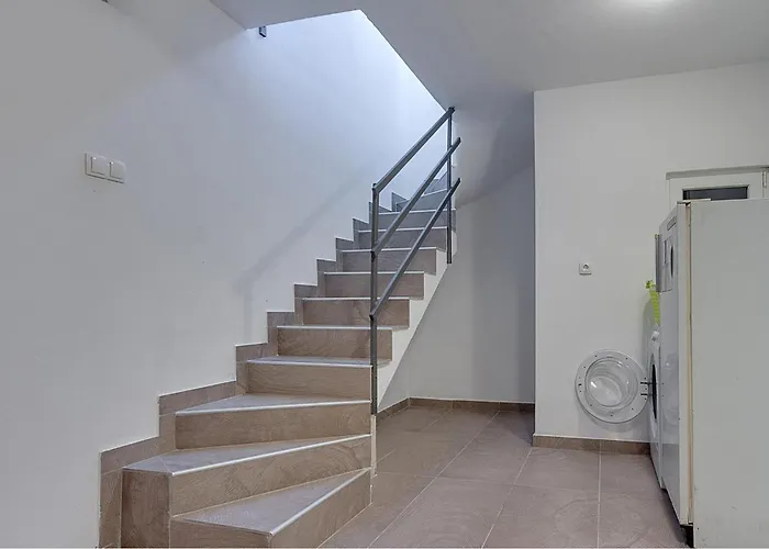 בית נופש 4 Bedroom Gorgeous In