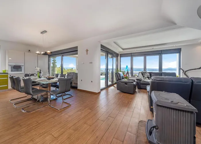 בית נופש 4 Bedroom Gorgeous In קריקווניצה
