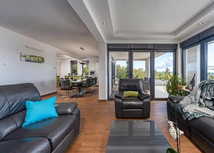 4 Bedroom Gorgeous In בית נופש *
