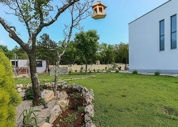 4 Bedroom Gorgeous In Nyaraló Crikvenica