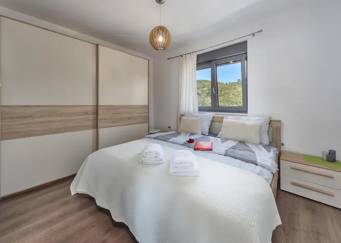 בית נופש 4 Bedroom Gorgeous In קריקווניצה