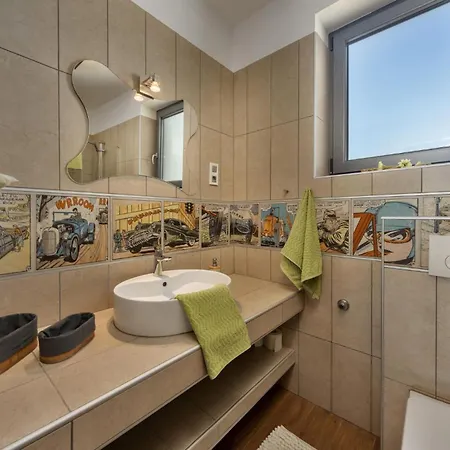 Holiday home Amazing In With House Sea View
