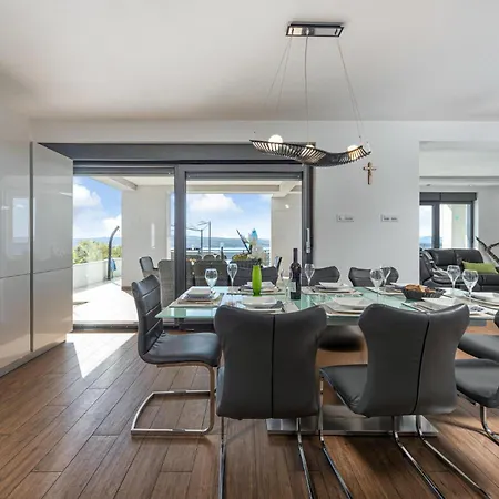 Amazing In With House Sea View Holiday home