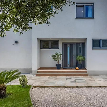 Amazing In With House Sea View Holiday home