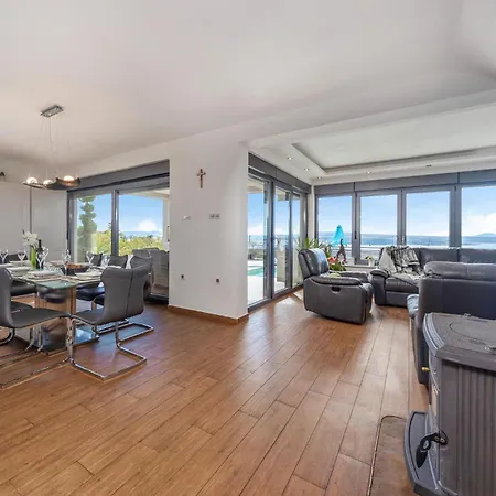 Holiday home Amazing In With House Sea View Crikvenica