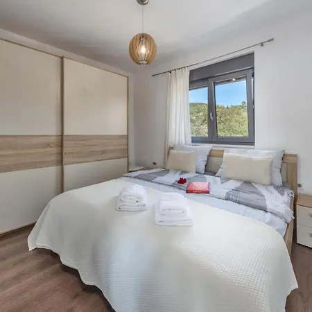 Holiday home Amazing In With House Sea View Crikvenica