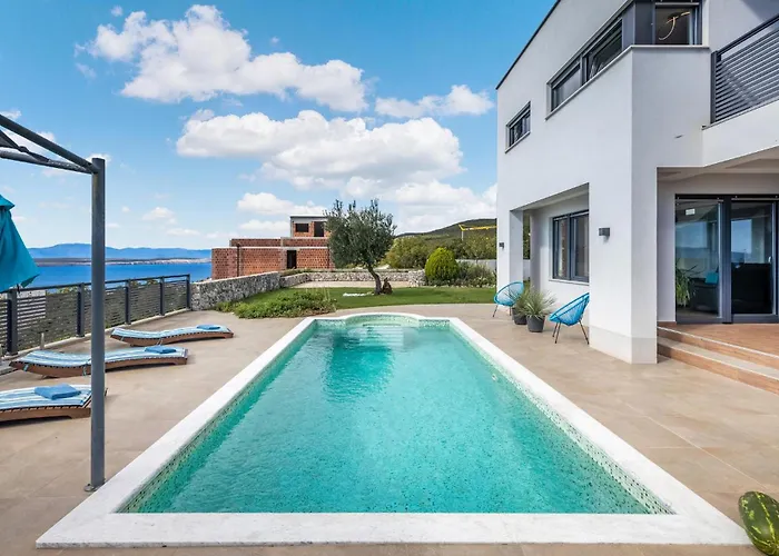 4 Bedroom Gorgeous In Nyaraló